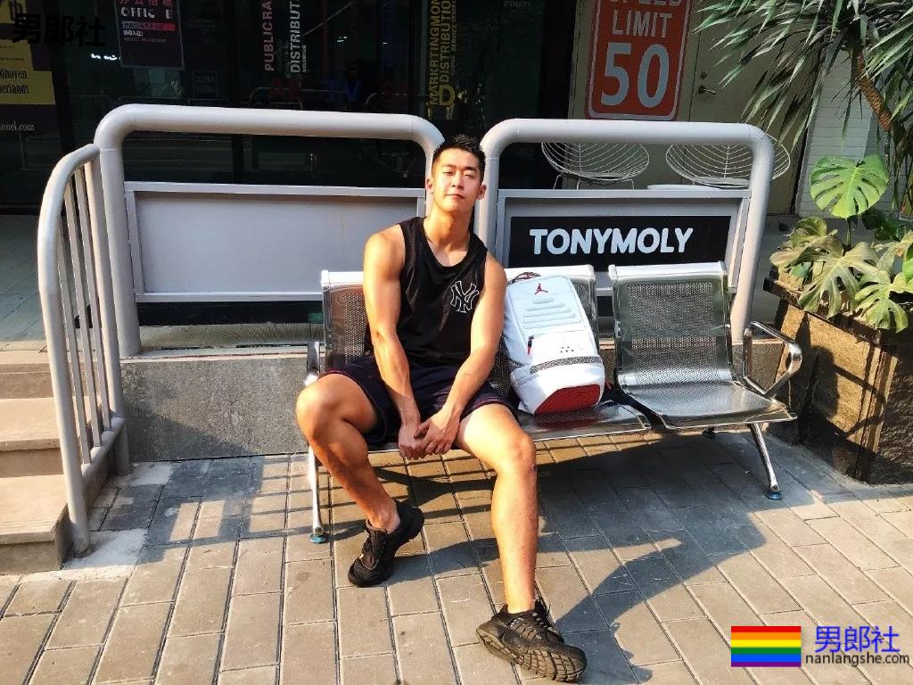 192大粗腿篮球体育生,拍照总爱岔开腿,是不是你的1? - 51虹马 192大粗腿篮球体育生,拍照总爱岔开腿,是不是你的1? - 51虹马