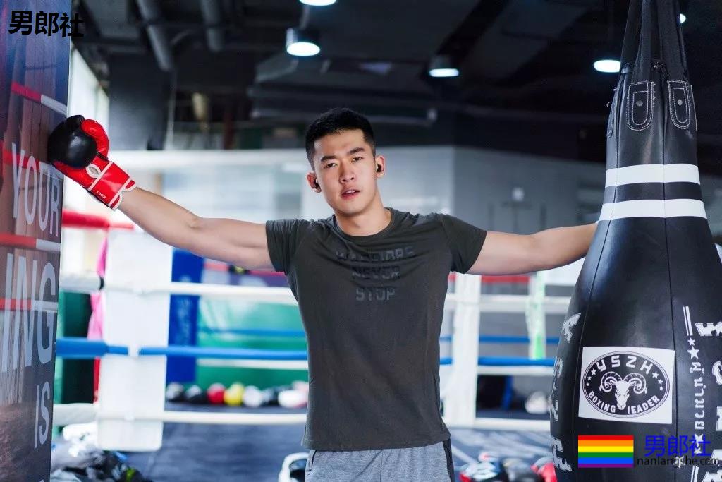 192大粗腿篮球体育生,拍照总爱岔开腿,是不是你的1? - 51虹马 192大粗腿篮球体育生,拍照总爱岔开腿,是不是你的1? - 51虹马