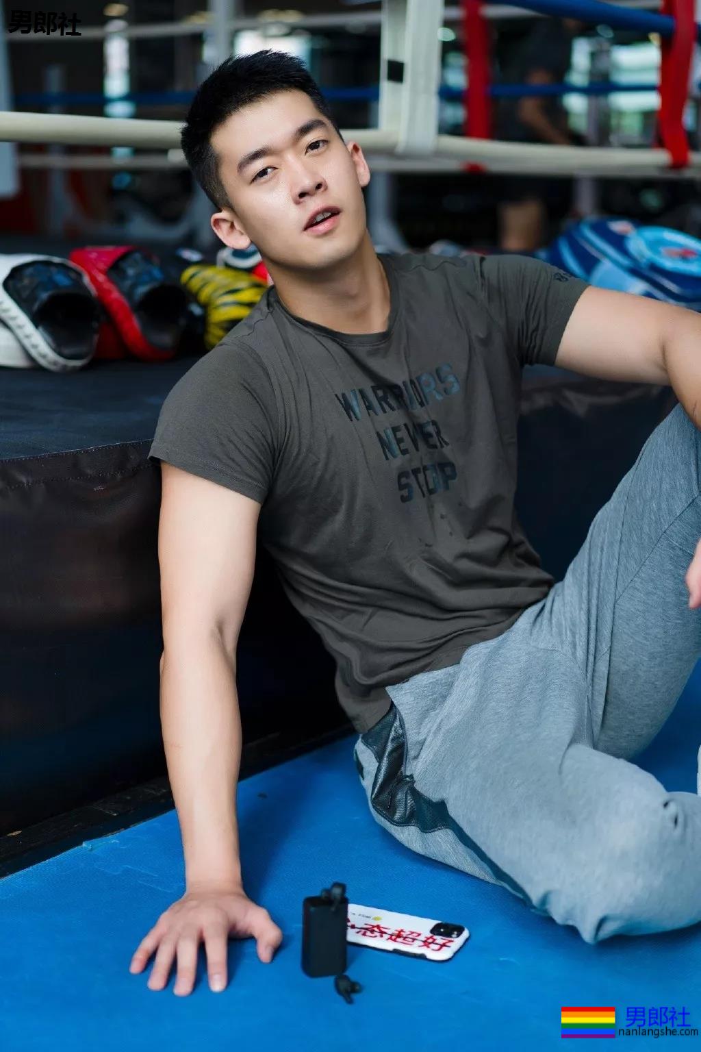 192大粗腿篮球体育生,拍照总爱岔开腿,是不是你的1? - 51虹马 192大粗腿篮球体育生,拍照总爱岔开腿,是不是你的1? - 51虹马