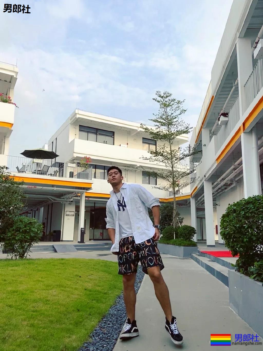 192大粗腿篮球体育生,拍照总爱岔开腿,是不是你的1? - 51虹马 192大粗腿篮球体育生,拍照总爱岔开腿,是不是你的1? - 51虹马