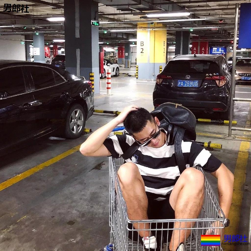 192大粗腿篮球体育生,拍照总爱岔开腿,是不是你的1? - 51虹马 192大粗腿篮球体育生,拍照总爱岔开腿,是不是你的1? - 51虹马