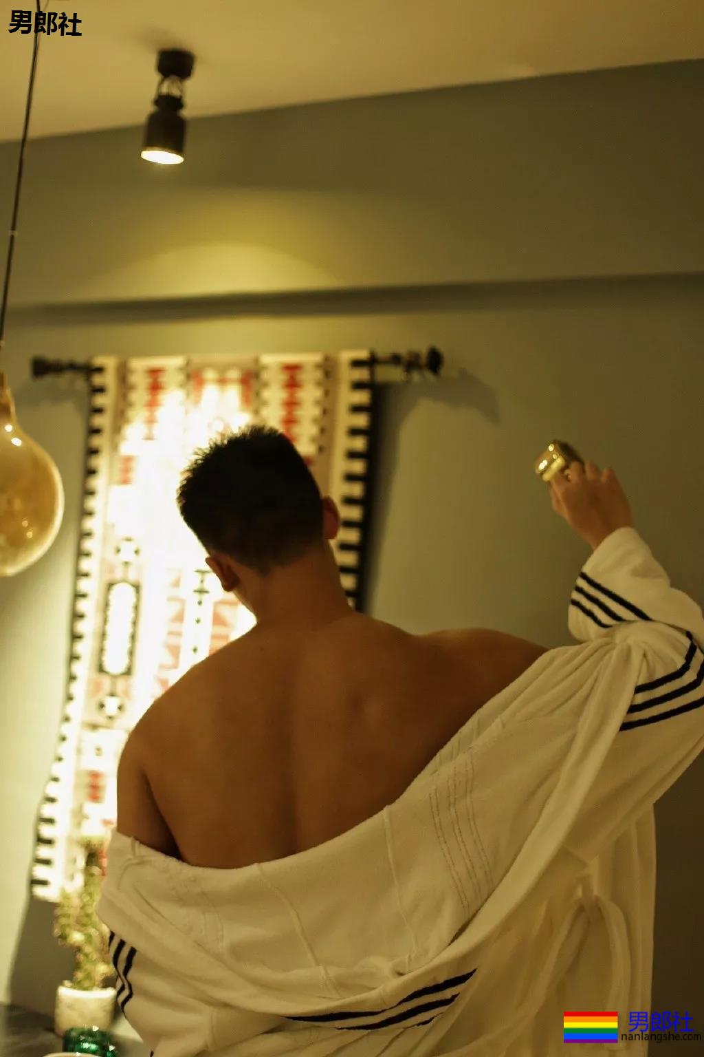 192大粗腿篮球体育生,拍照总爱岔开腿,是不是你的1? - 51虹马 192大粗腿篮球体育生,拍照总爱岔开腿,是不是你的1? - 51虹马