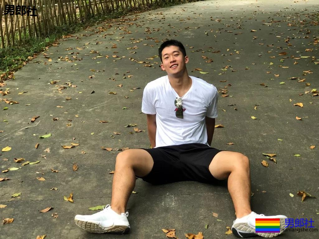 192大粗腿篮球体育生,拍照总爱岔开腿,是不是你的1? - 51虹马 192大粗腿篮球体育生,拍照总爱岔开腿,是不是你的1? - 51虹马