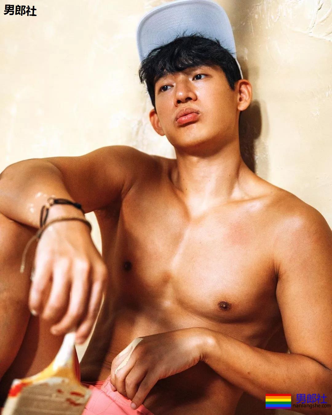 13位当红肌肉小狼狗只穿内裤出镜，每一个都风情万种！该补充营养了！ - 51虹马