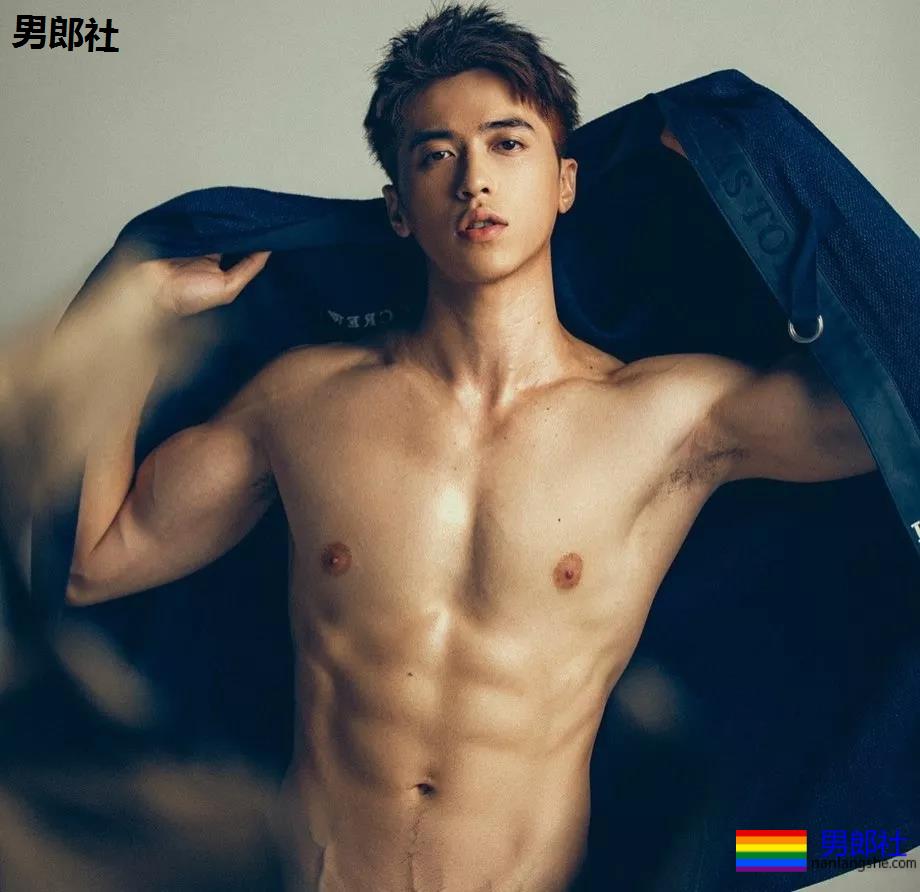 13位当红肌肉小狼狗只穿内裤出镜，每一个都风情万种！该补充营养了！ - 51虹马