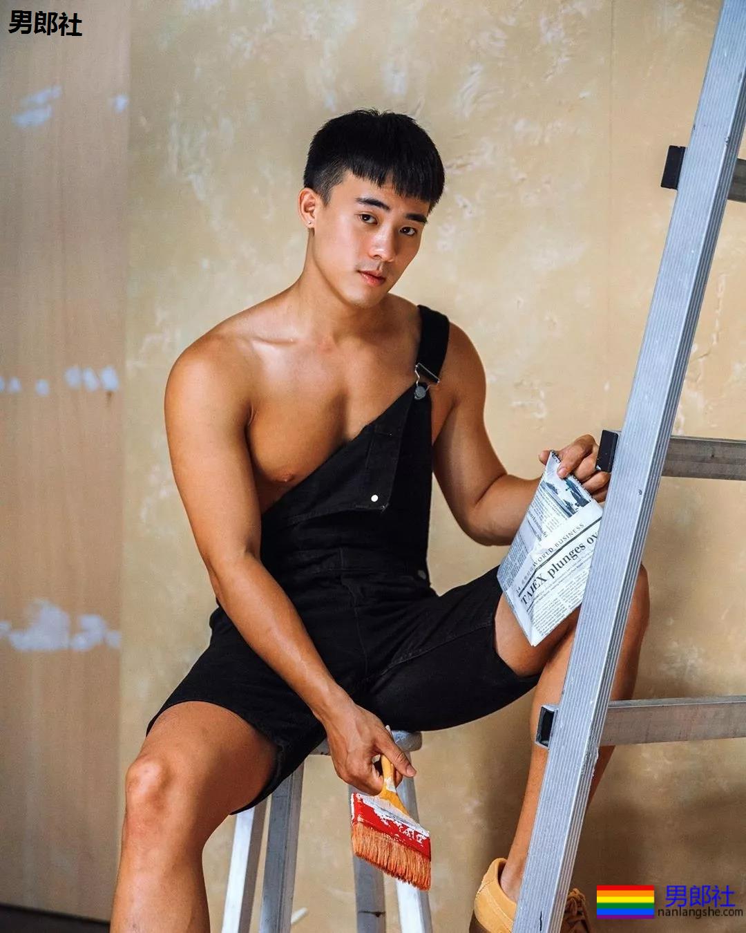 13位当红肌肉小狼狗只穿内裤出镜，每一个都风情万种！该补充营养了！ - 51虹马