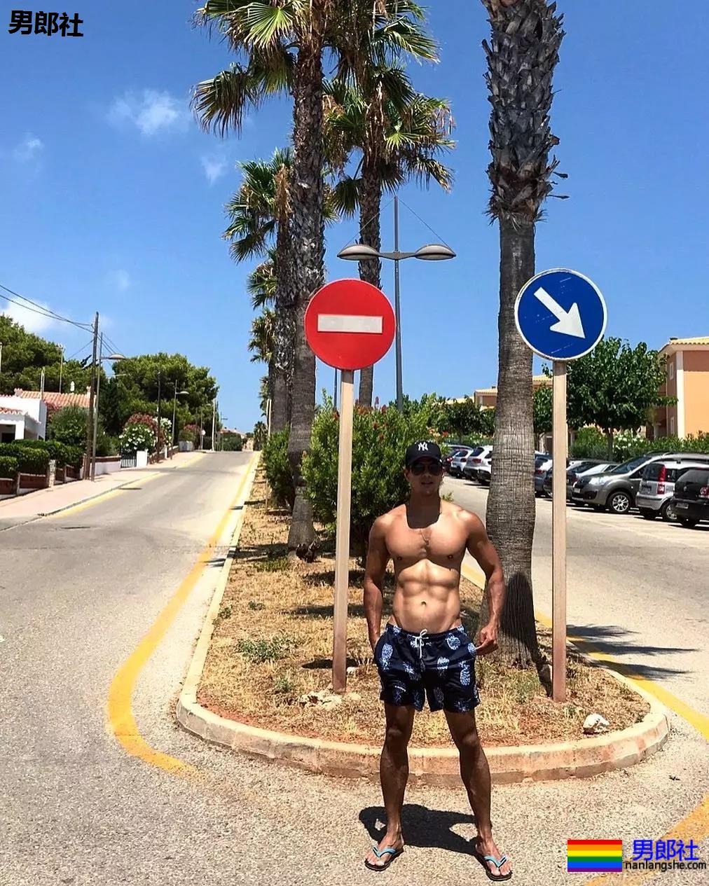 亚裔造型师身材不输麻豆!高能写真刷爆朋友圈! - 51虹马 亚裔造型师身材不输麻豆!高能写真刷爆朋友圈! - 51虹马