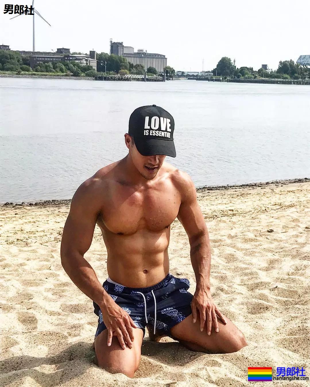 亚裔造型师身材不输麻豆!高能写真刷爆朋友圈! - 51虹马 亚裔造型师身材不输麻豆!高能写真刷爆朋友圈! - 51虹马