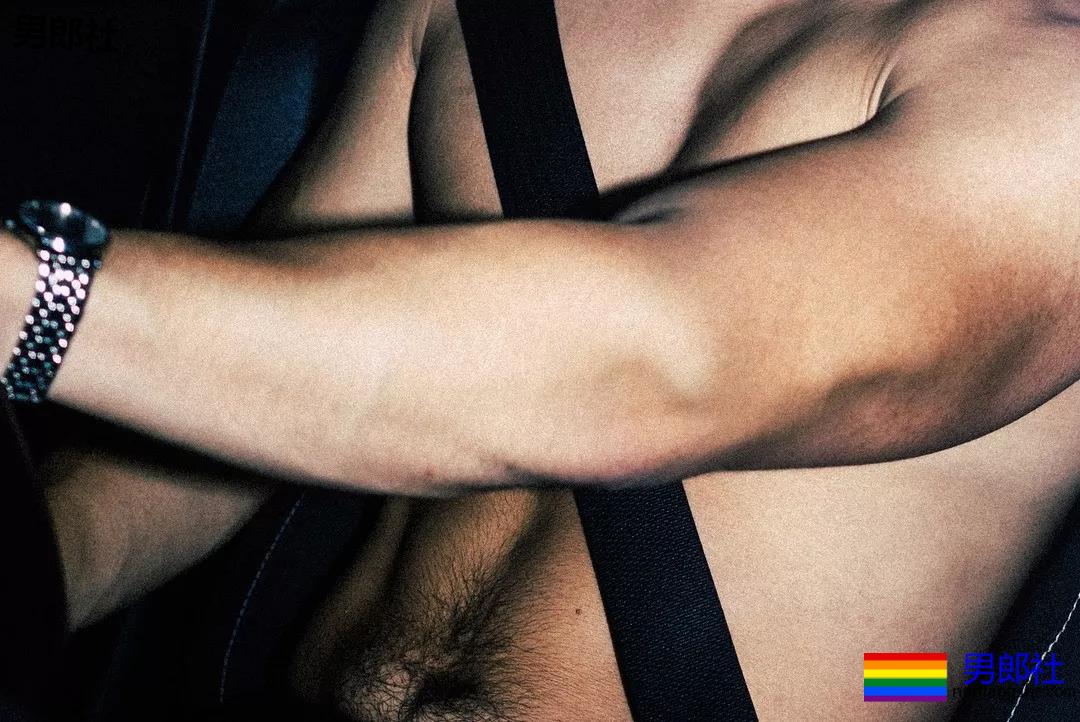 前^后^翘运动男又双叒叕发新照！蜜桃臀忠犬小哥大腿力量MAX! - 51虹马