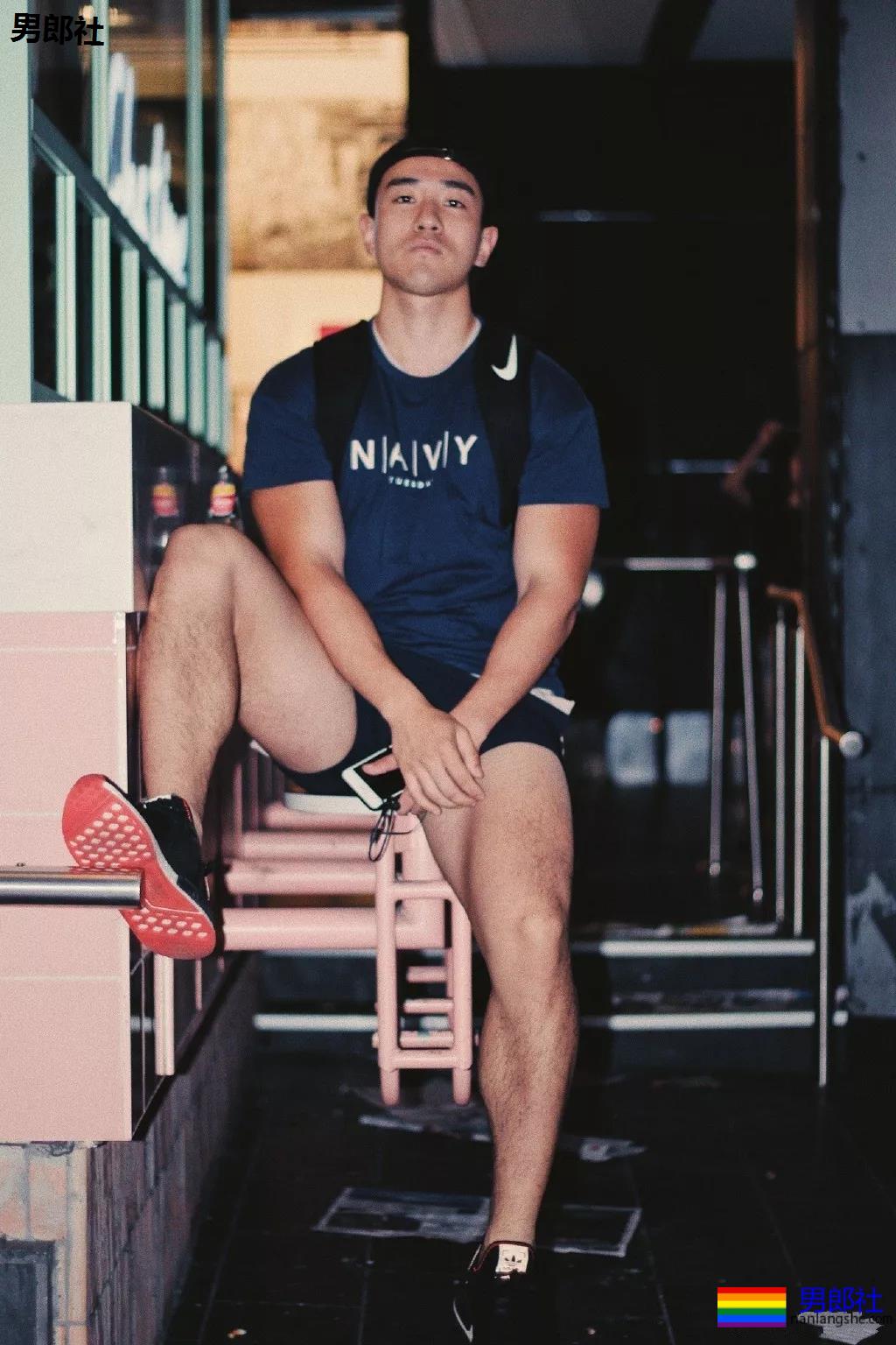 前^后^翘运动男又双叒叕发新照！蜜桃臀忠犬小哥大腿力量MAX! - 51虹马