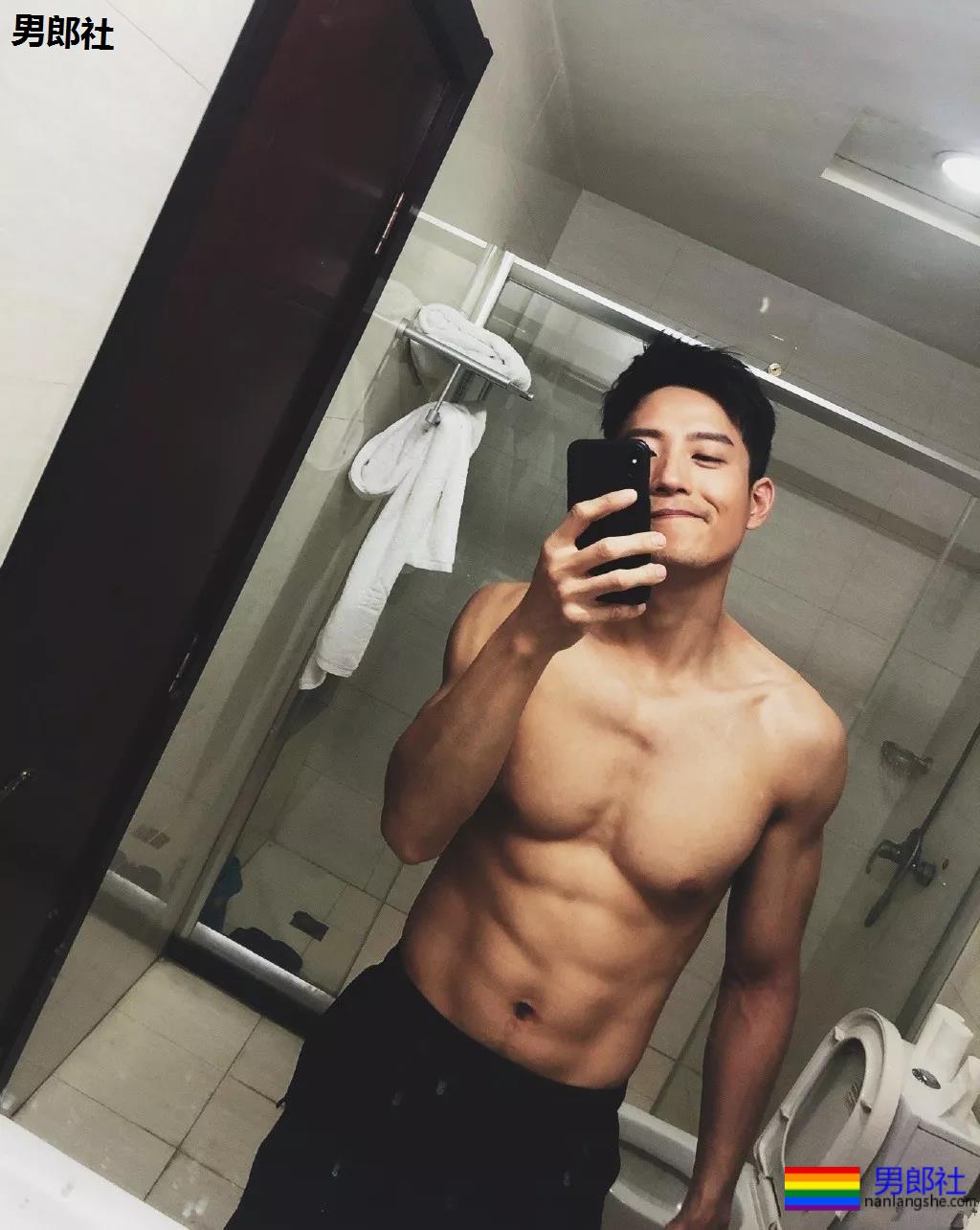 郭敬明御用的帅哥!谁才是最得宠的"后宫"之主?? - 51虹马 郭敬明御用的帅哥!谁才是最得宠的"后宫"之主?? - 51虹马