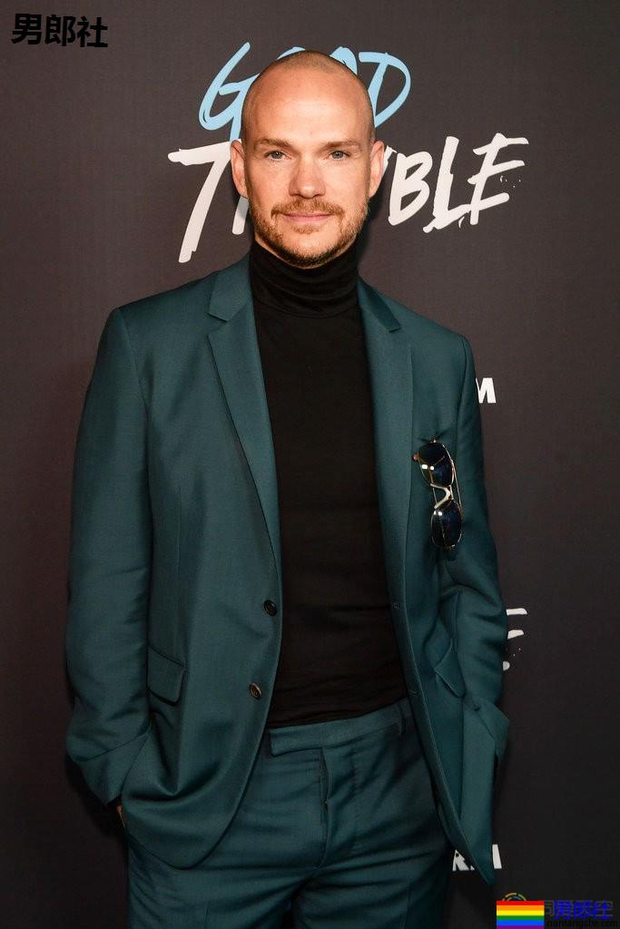 粉雄救兵的演员们要拍一部情人节同志片-51虹马