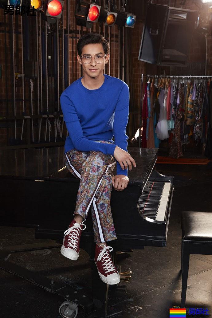 迪士尼“歌舞青春”系列终于有了一个青少年gay角色 - 51虹马 迪士尼“歌舞青春”系列终于有了一个青少年gay角色 - 51虹马