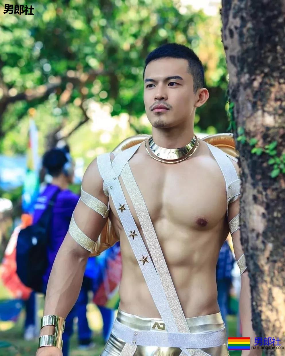 筋肉翘臀Gogo-boy火遍G圈！放飞自我的内裤收割机！ - 51虹马