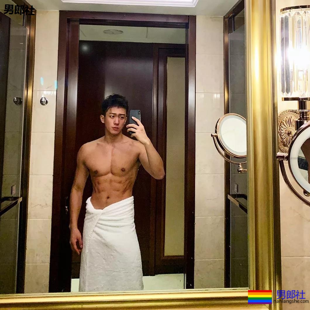 189CM体育生转战娱乐圈,实力强大被导演万里挑一 - 51虹马 189CM体育生转战娱乐圈,实力强大被导演万里挑一 - 51虹马