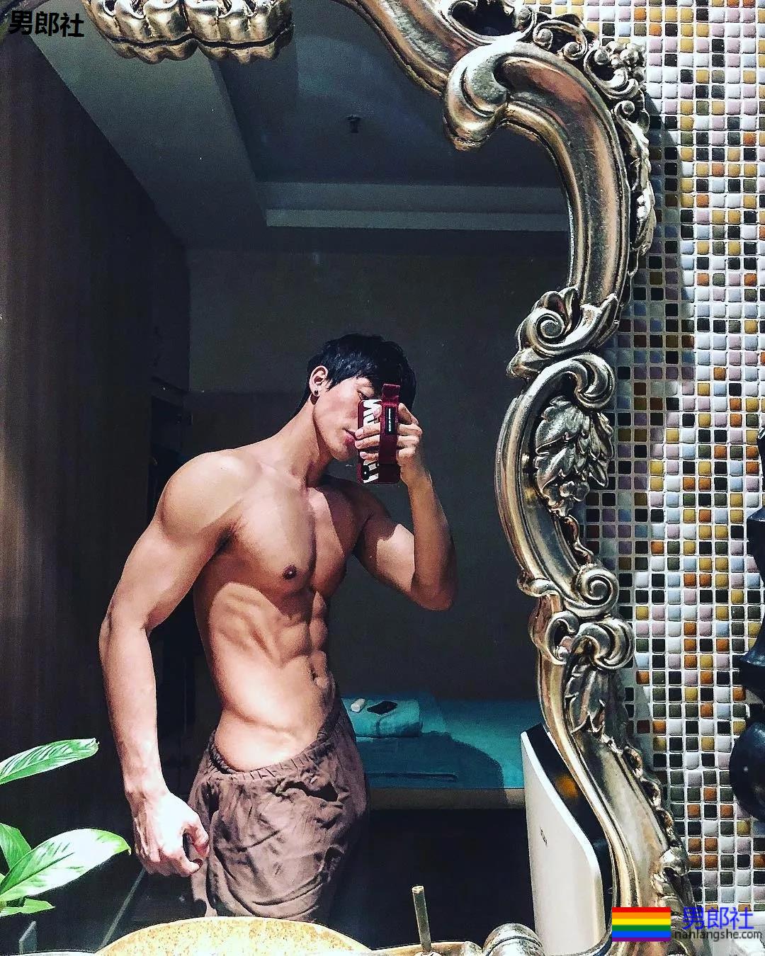 189CM体育生转战娱乐圈,实力强大被导演万里挑一 - 51虹马 189CM体育生转战娱乐圈,实力强大被导演万里挑一 - 51虹马