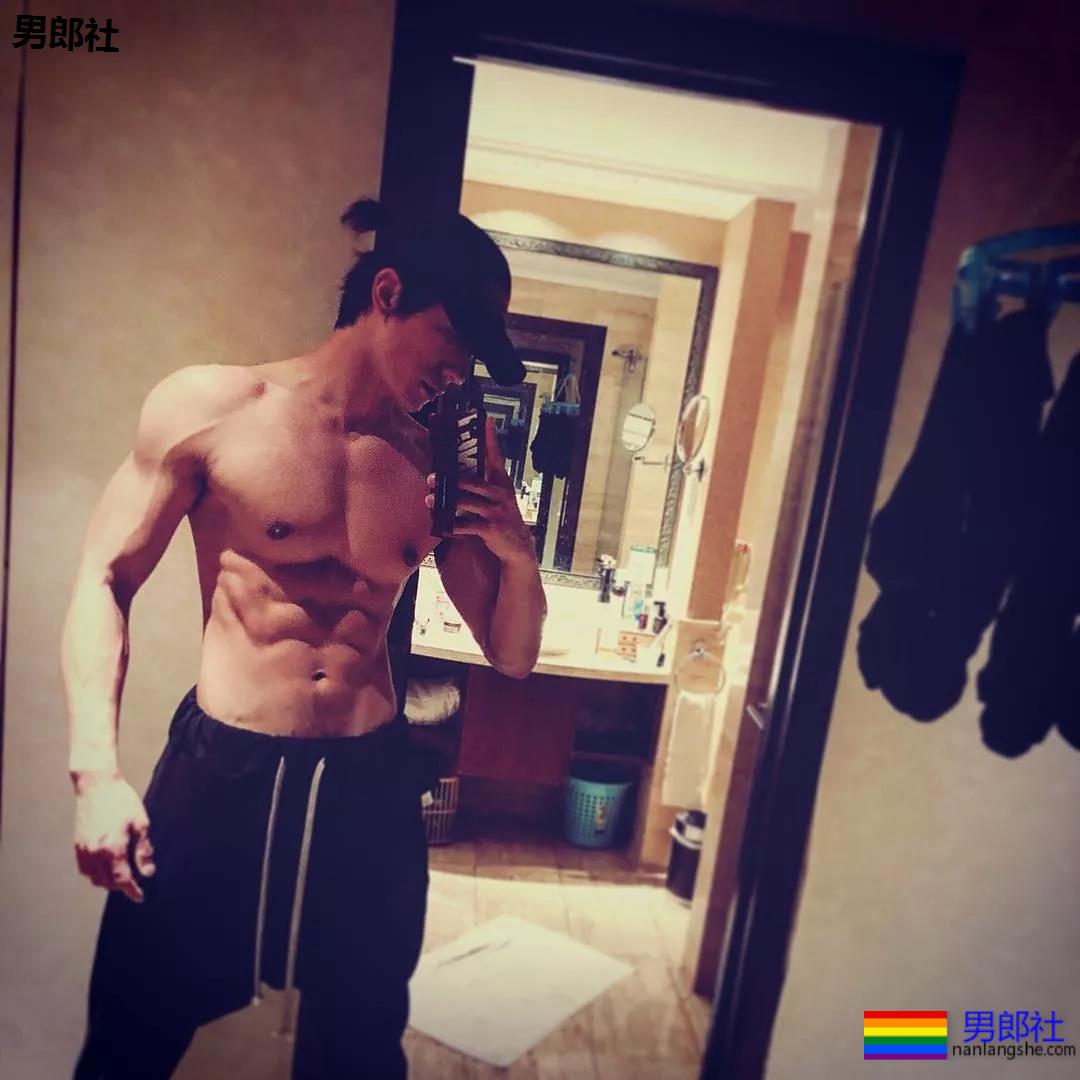 189CM体育生转战娱乐圈,实力强大被导演万里挑一 - 51虹马 189CM体育生转战娱乐圈,实力强大被导演万里挑一 - 51虹马