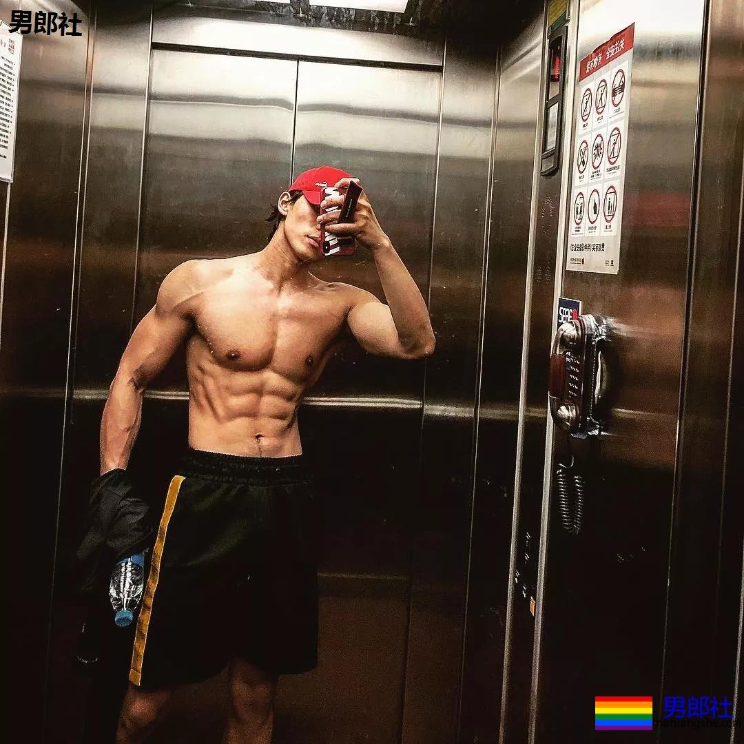 189CM体育生转战娱乐圈,实力强大被导演万里挑一 - 51虹马 189CM体育生转战娱乐圈,实力强大被导演万里挑一 - 51虹马