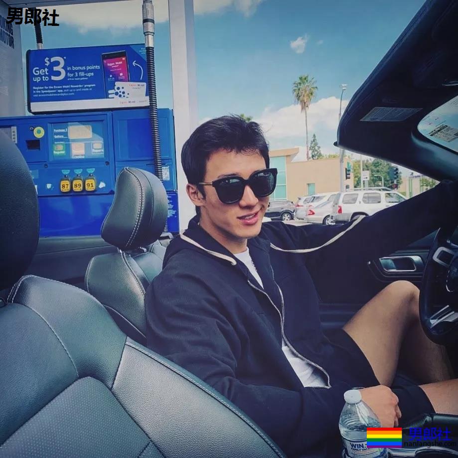 189CM体育生转战娱乐圈,实力强大被导演万里挑一 - 51虹马 189CM体育生转战娱乐圈,实力强大被导演万里挑一 - 51虹马