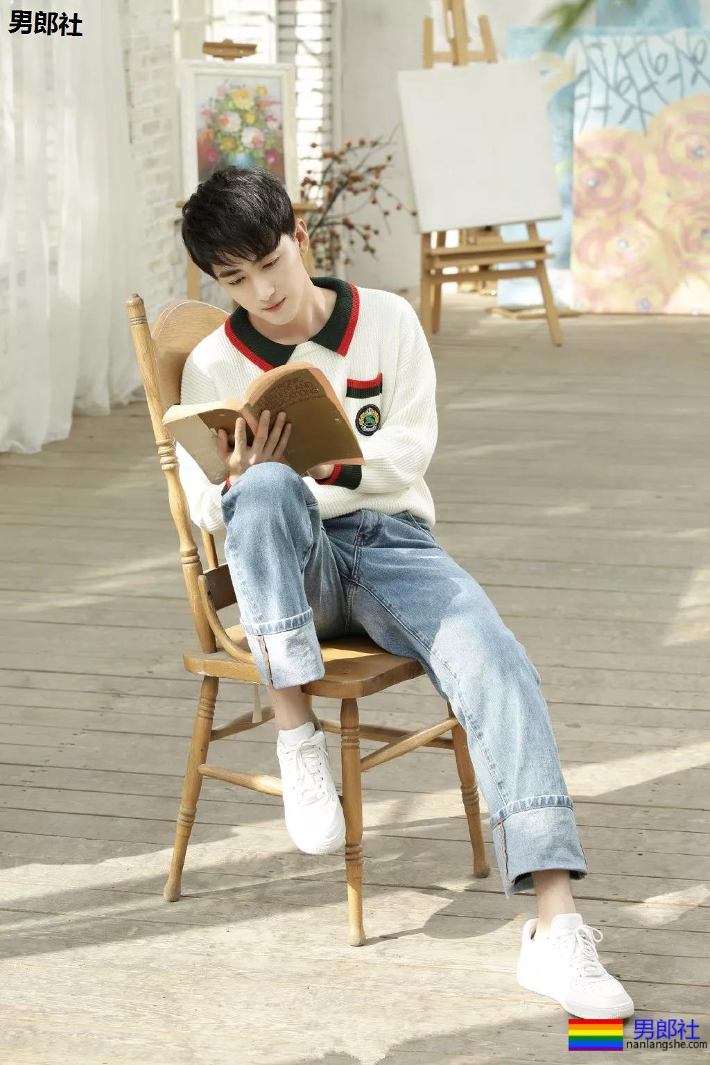 初恋脸高级脸!?活捉一窝小狼狗,我决定为他弯了! - 51虹马 初恋脸高级脸!?活捉一窝小狼狗,我决定为他弯了! - 51虹马