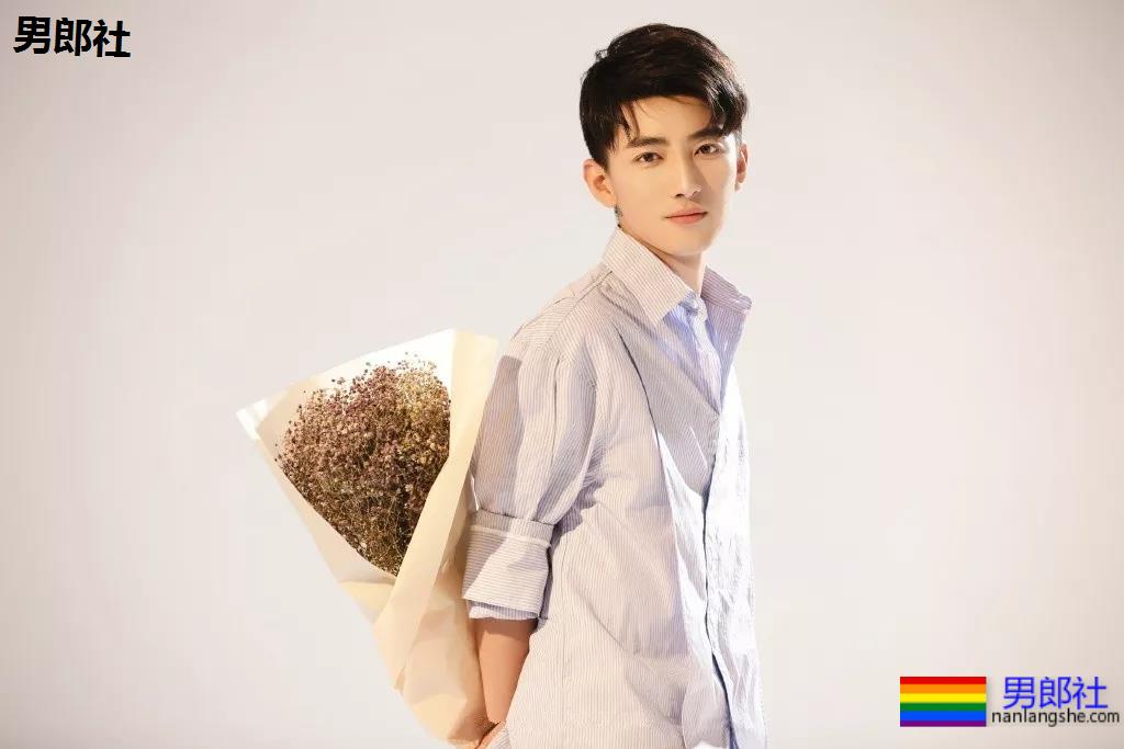 初恋脸高级脸!?活捉一窝小狼狗,我决定为他弯了! - 51虹马 初恋脸高级脸!?活捉一窝小狼狗,我决定为他弯了! - 51虹马