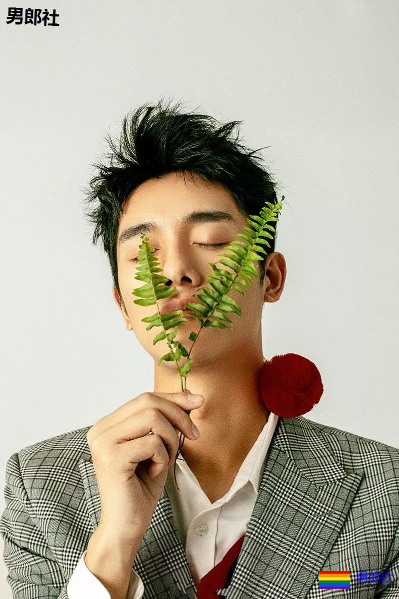 初恋脸高级脸!?活捉一窝小狼狗,我决定为他弯了! - 51虹马 初恋脸高级脸!?活捉一窝小狼狗,我决定为他弯了! - 51虹马