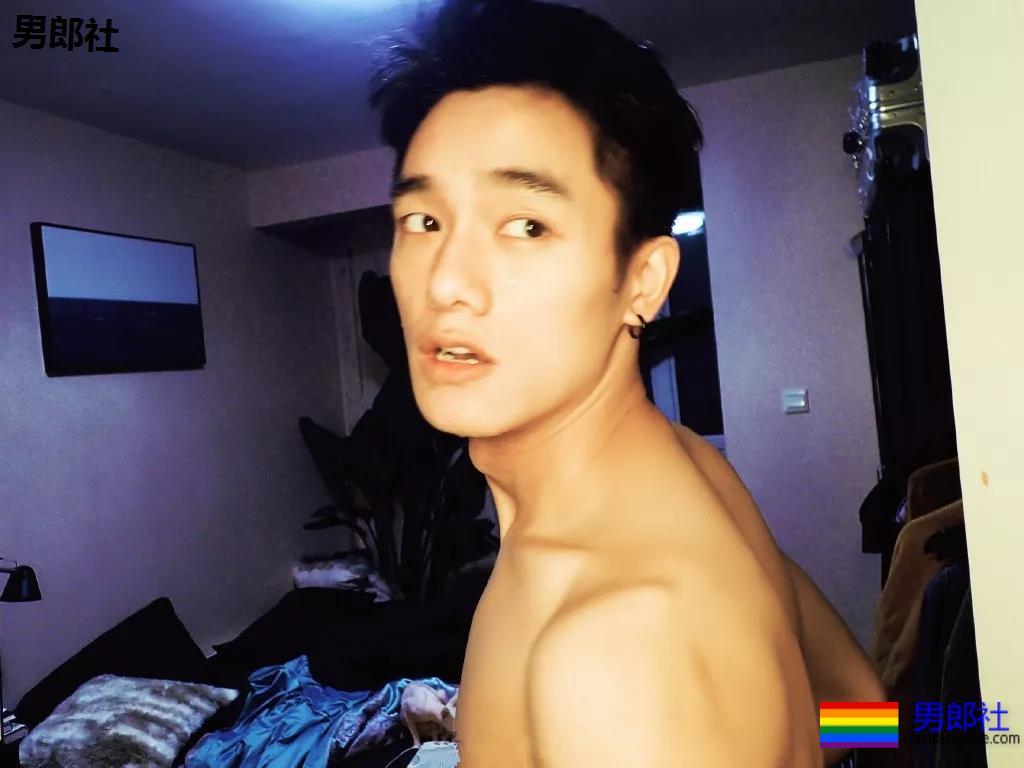 初恋脸高级脸!?活捉一窝小狼狗,我决定为他弯了! - 51虹马 初恋脸高级脸!?活捉一窝小狼狗,我决定为他弯了! - 51虹马