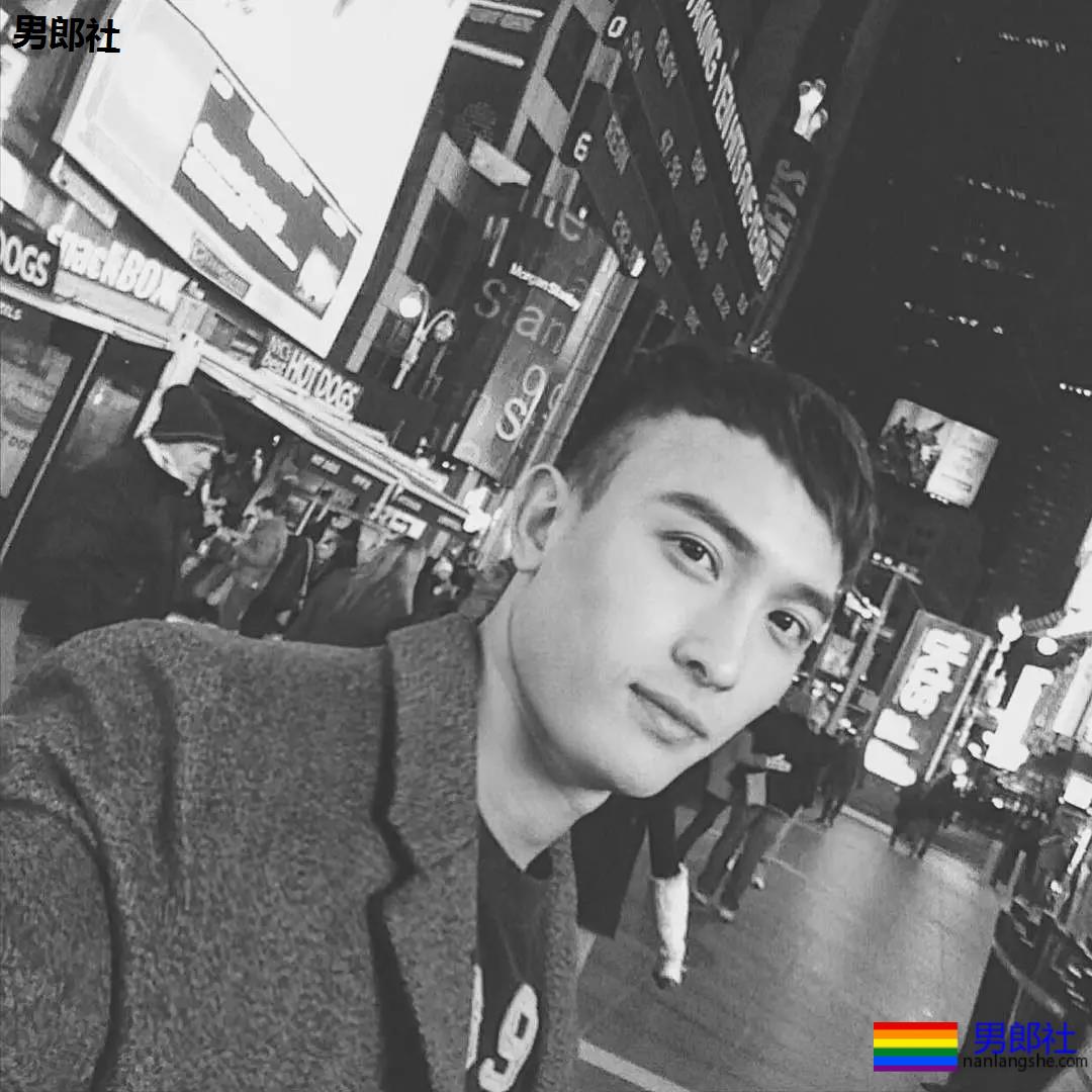 筋肉正装空少竟然玩起捆绑Paly,这个尺度也太羞涩惹~ - 51虹马 筋肉正装空少竟然玩起捆绑Paly,这个尺度也太羞涩惹~ - 51虹马