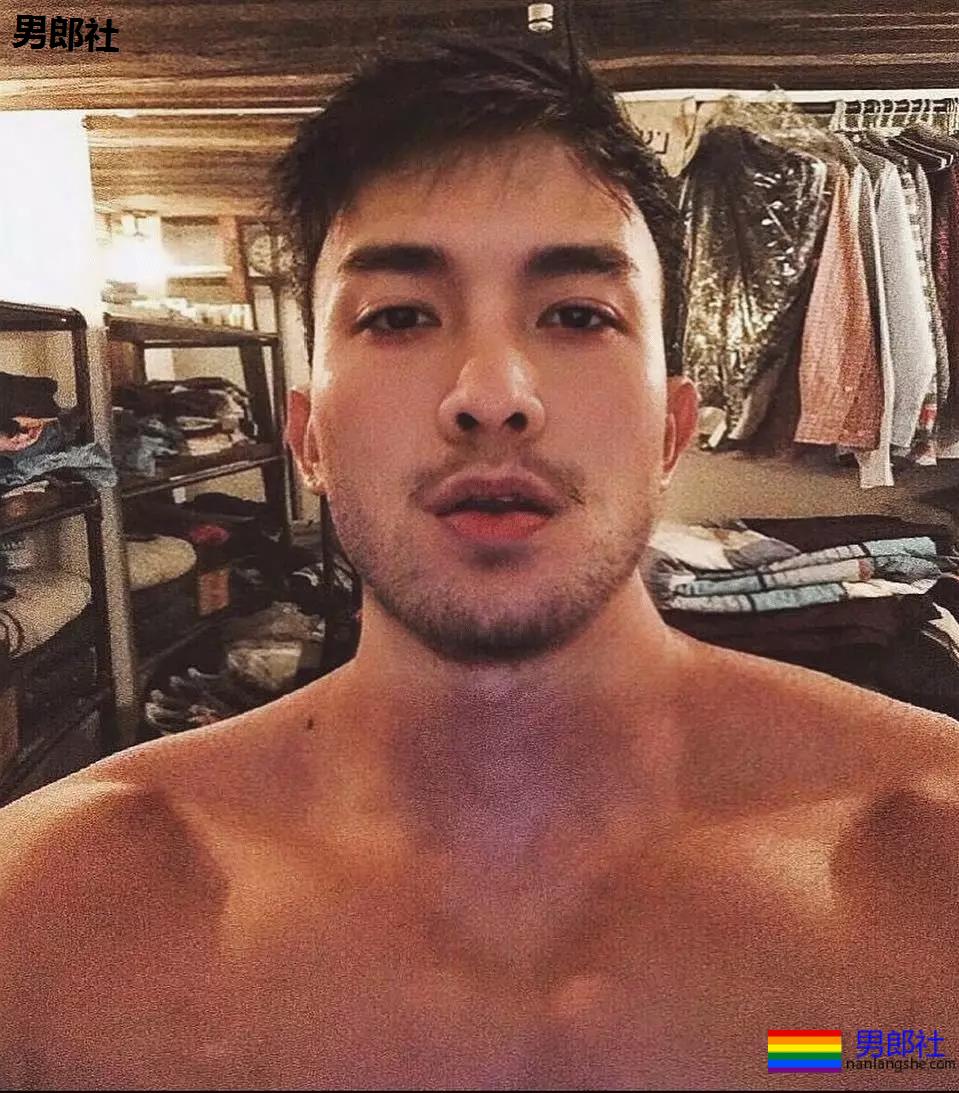 筋肉正装空少竟然玩起捆绑Paly,这个尺度也太羞涩惹~ - 51虹马 筋肉正装空少竟然玩起捆绑Paly,这个尺度也太羞涩惹~ - 51虹马