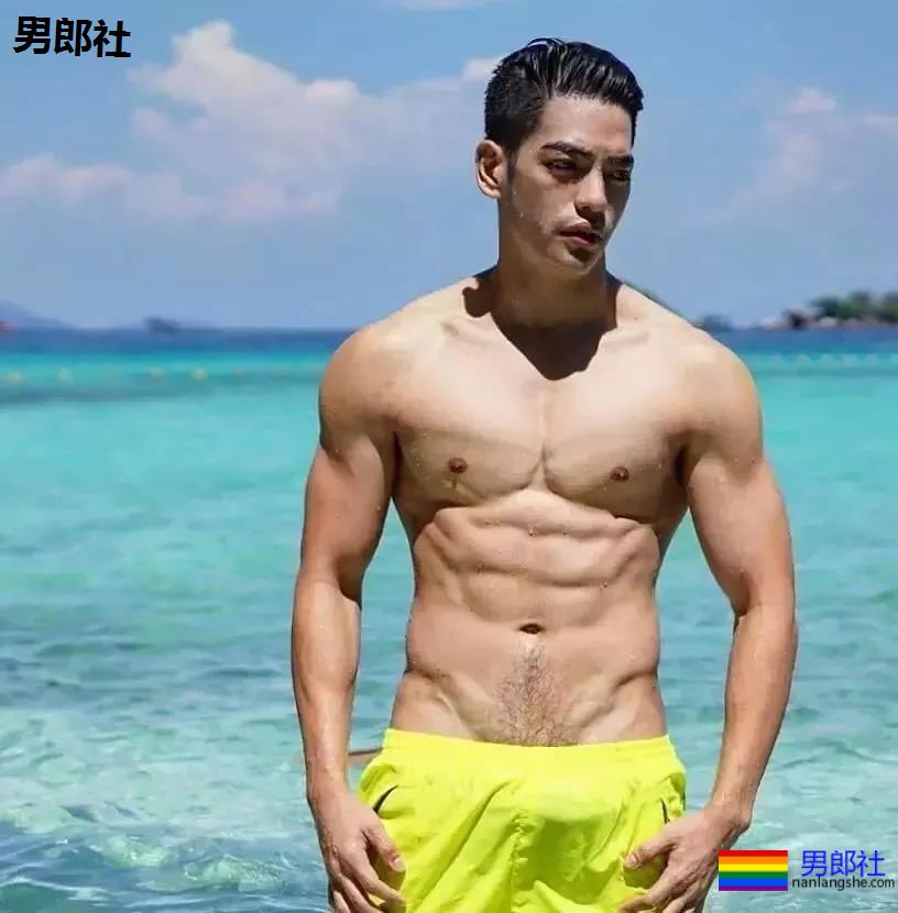 泰国小狼狗人鱼线，太阳光了趴~ - 51虹马