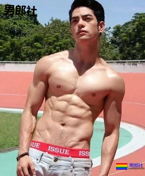 泰国小狼狗人鱼线，太阳光了趴~ - 51虹马