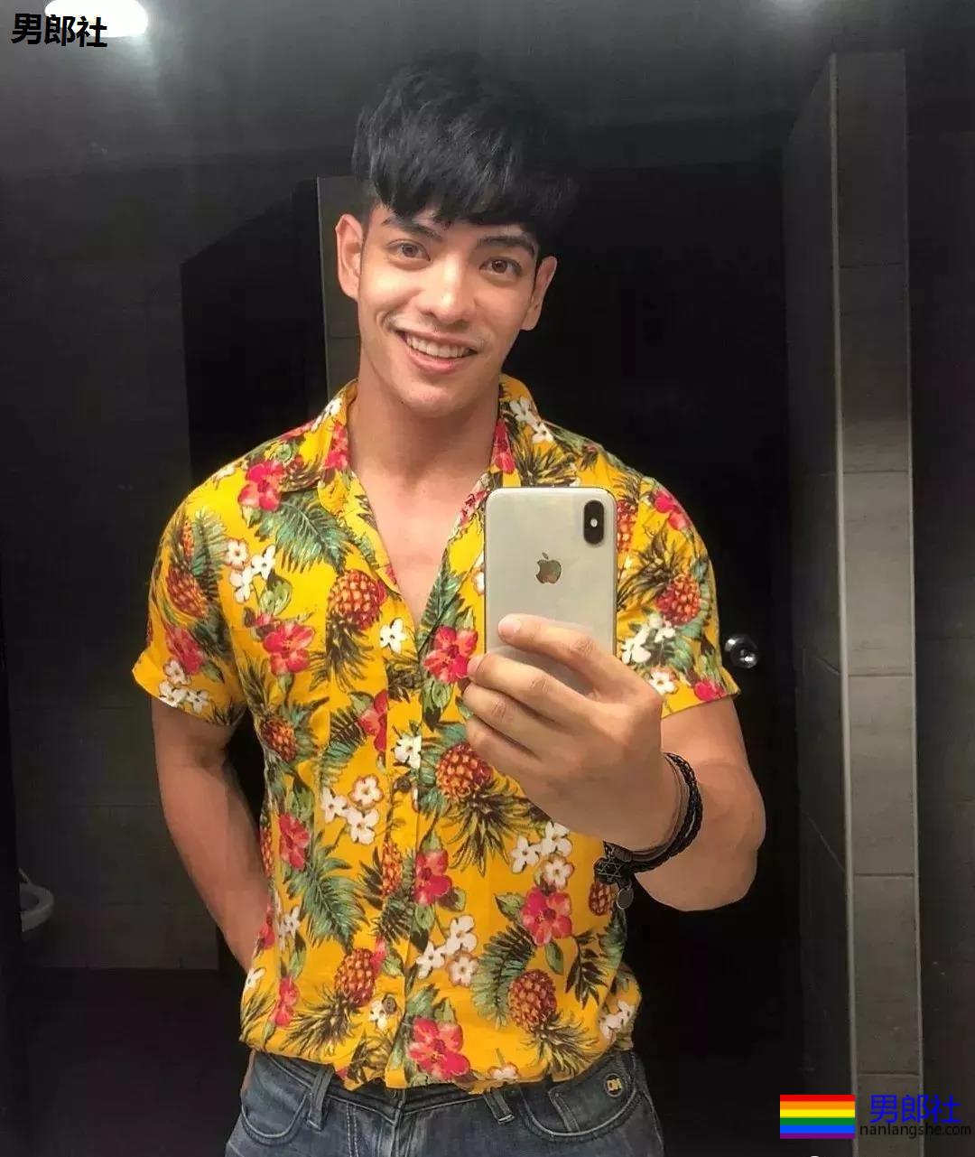 泰国小狼狗人鱼线，太阳光了趴~ - 51虹马