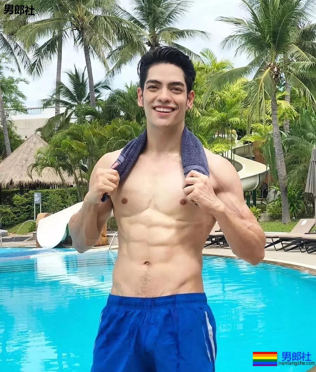 泰国小狼狗人鱼线，太阳光了趴~ - 51虹马