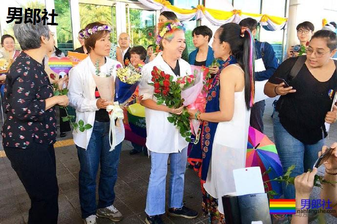泰国同性伴侣上书宪法法院，争取合法结婚 - 51虹马