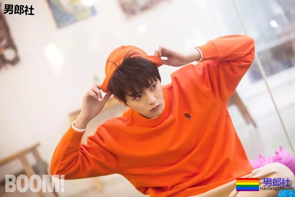 雅痞肌肉小叔"牵手"薄肌小鲜肉!双男主腹肌照,他一身硬核腱子肉A爆了! - 51虹马 雅痞肌肉小叔"牵手"薄肌小鲜肉!双男主腹肌照,他一身硬核腱子肉A爆了! - 51虹马