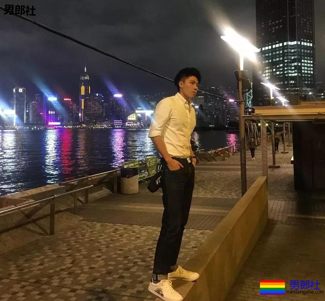 遇到家教老师正装男，见这样的翘臀该怎么办？ - 51虹马