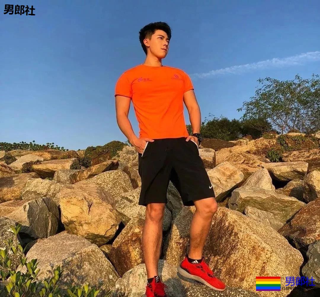 遇到家教老师正装男，见这样的翘臀该怎么办？ - 51虹马