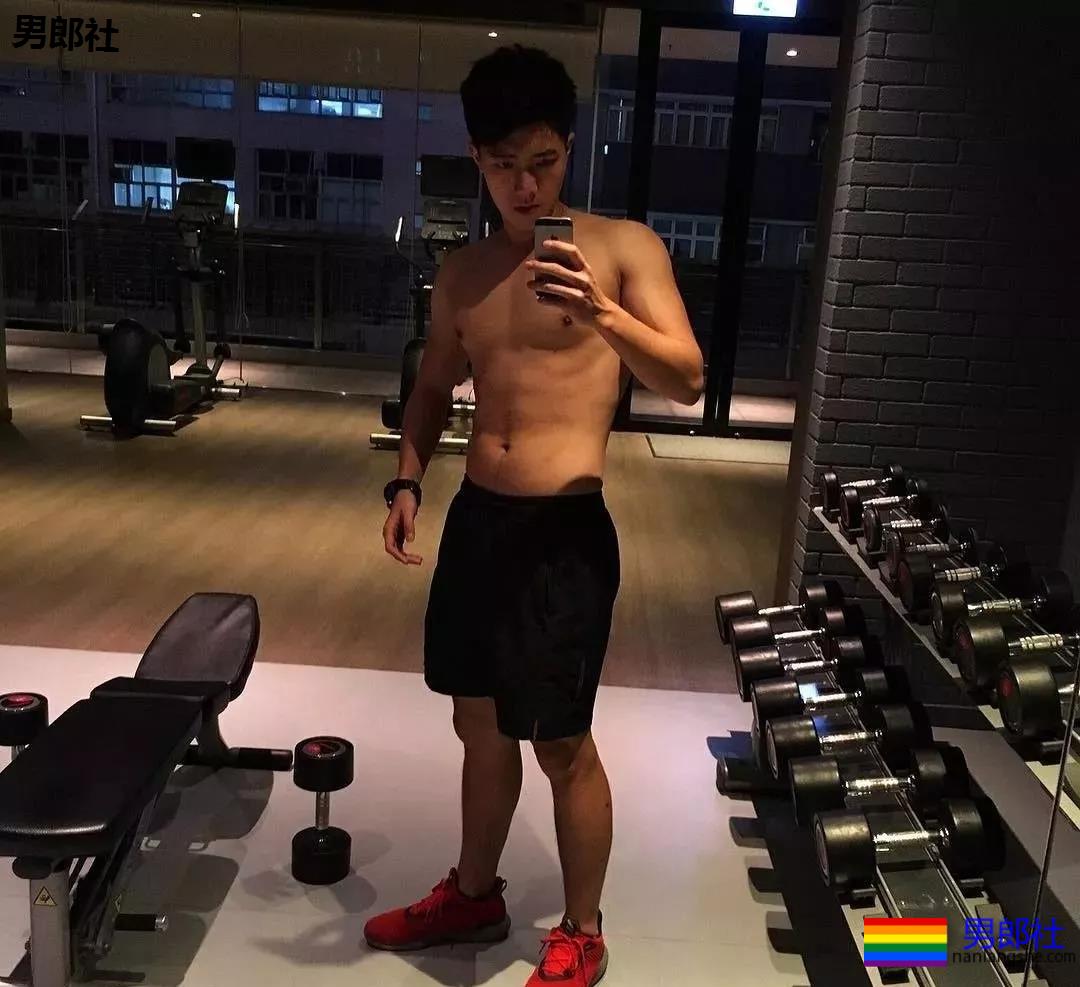 遇到家教老师正装男，见这样的翘臀该怎么办？ - 51虹马