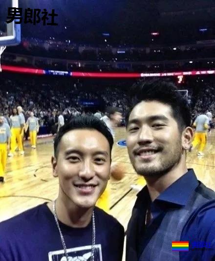 王阳明发文悼念高以翔，一张照片显两人关系匪浅 - 51虹马