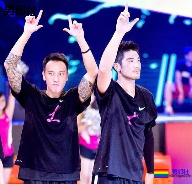 王阳明发文悼念高以翔，一张照片显两人关系匪浅 - 51虹马