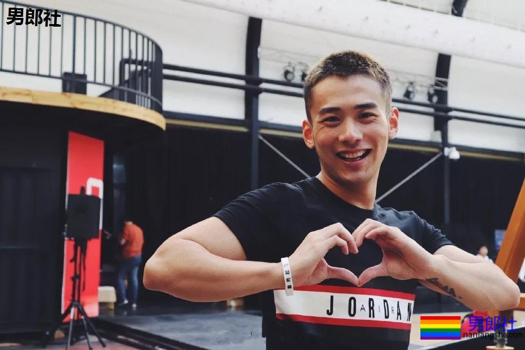 北体肌肉校草成翘臀网红！肥臀壮腿的篮球体育生，姿势太撩人了吧！ - 51虹马