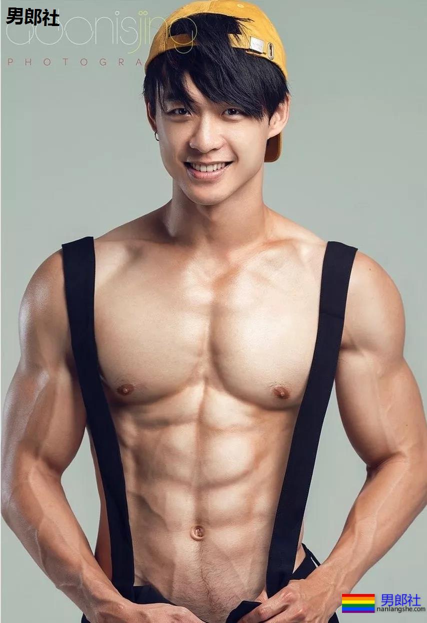 游泳教练又双叒叕发新硬照，忍不住摸了下屏幕！ - 51虹马