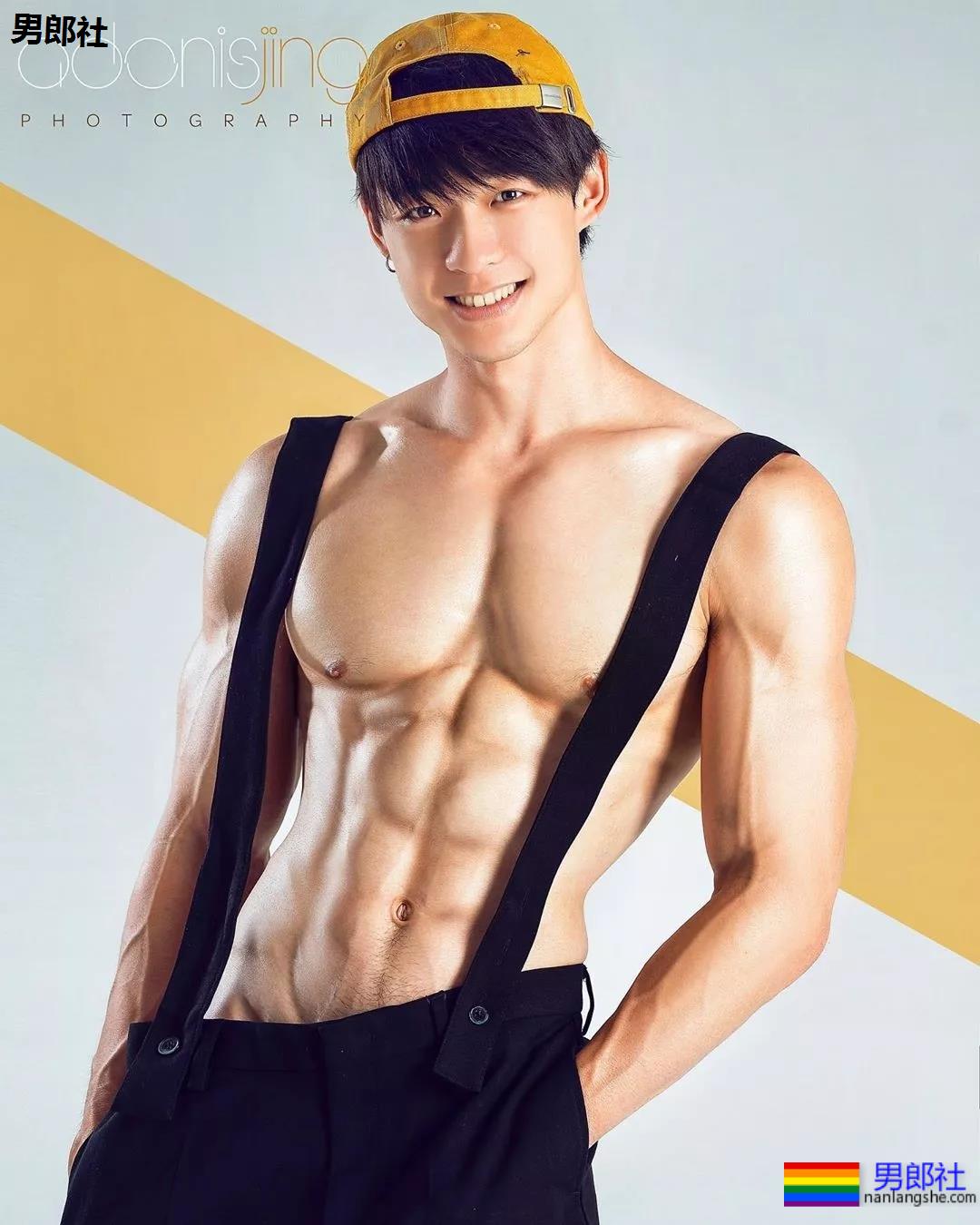 游泳教练又双叒叕发新硬照，忍不住摸了下屏幕！ - 51虹马