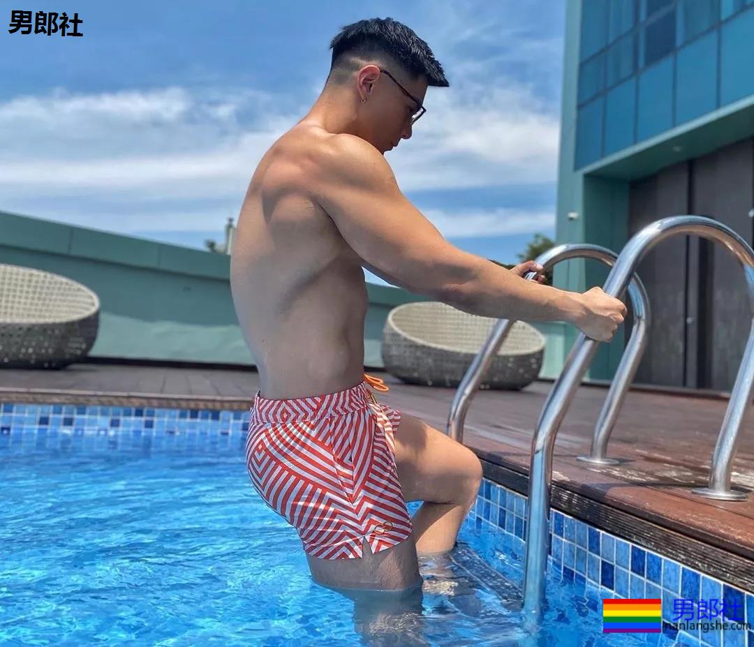 樊野家的粗腿体育生男模，暴筋腱子肉身材，哪哪都太强！ - 51虹马