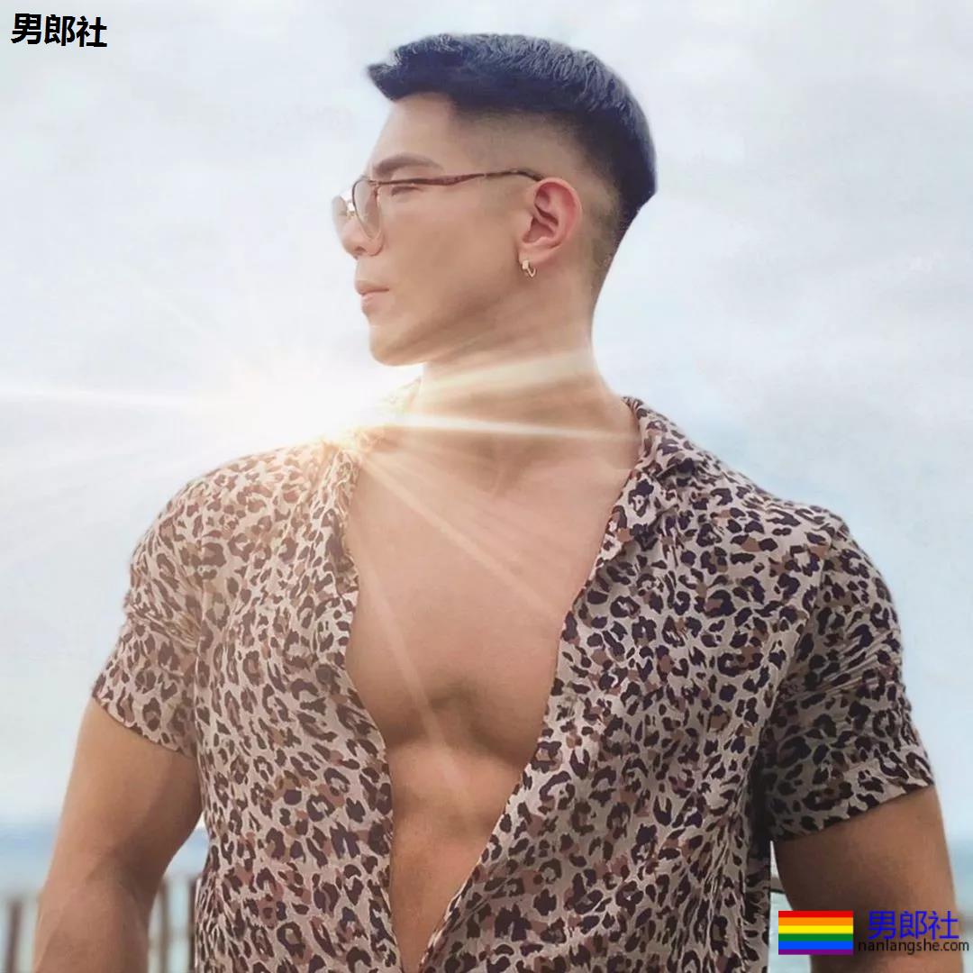 樊野家的粗腿体育生男模，暴筋腱子肉身材，哪哪都太强！ - 51虹马