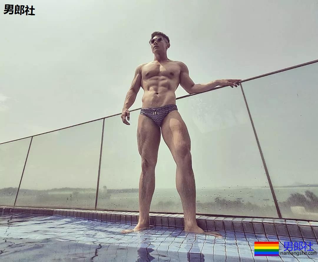 樊野家的粗腿体育生男模，暴筋腱子肉身材，哪哪都太强！ - 51虹马