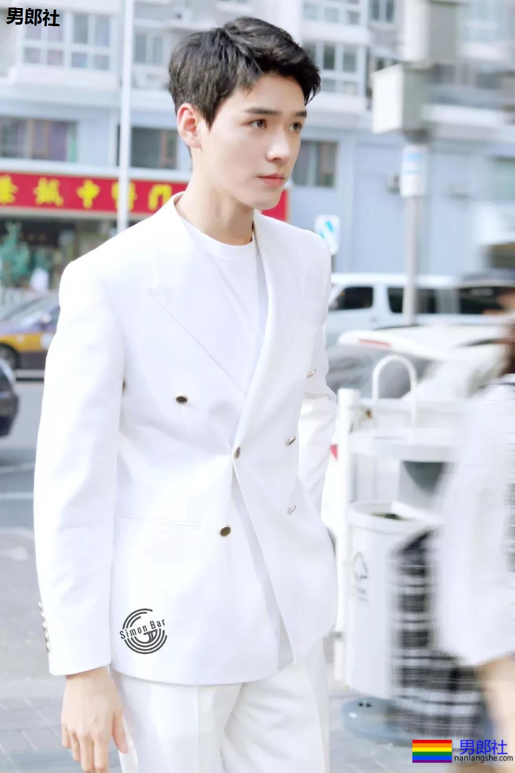 演过腐剧与男CP拍浴室戏!高颜长腿小狼狗演绎霸道总裁,做你男友愿意吗? - 51虹马 演过腐剧与男CP拍浴室戏!高颜长腿小狼狗演绎霸道总裁,做你男友愿意吗? - 51虹马