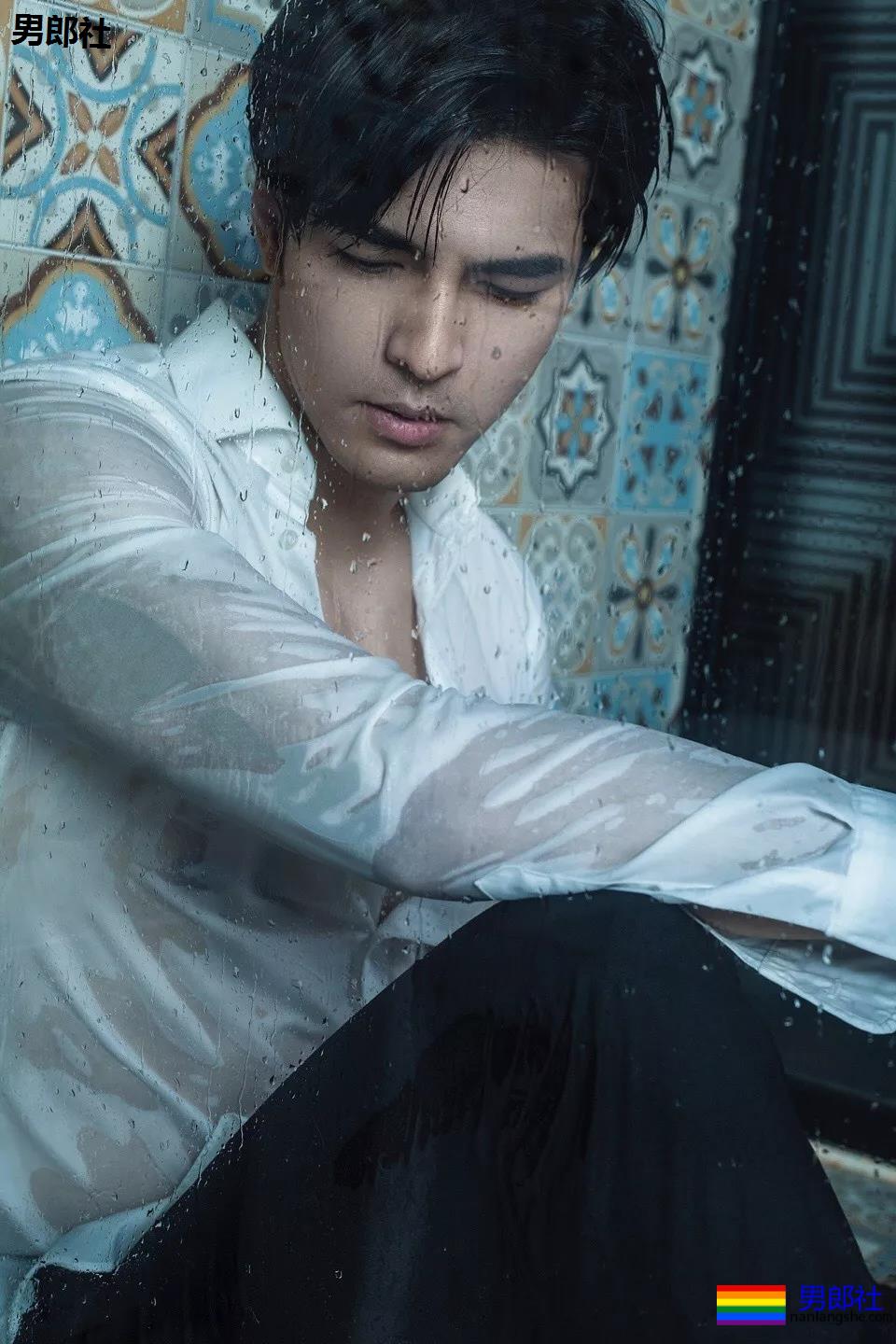 演过腐剧与男CP拍浴室戏!高颜长腿小狼狗演绎霸道总裁,做你男友愿意吗? - 51虹马 演过腐剧与男CP拍浴室戏!高颜长腿小狼狗演绎霸道总裁,做你男友愿意吗? - 51虹马