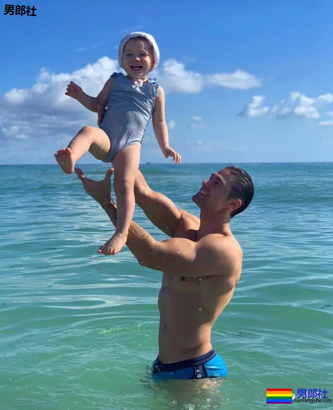 16岁191cm内裤男模泡温泉1秒吸粉7万，原来红起来可以这么容易！ - 51虹马