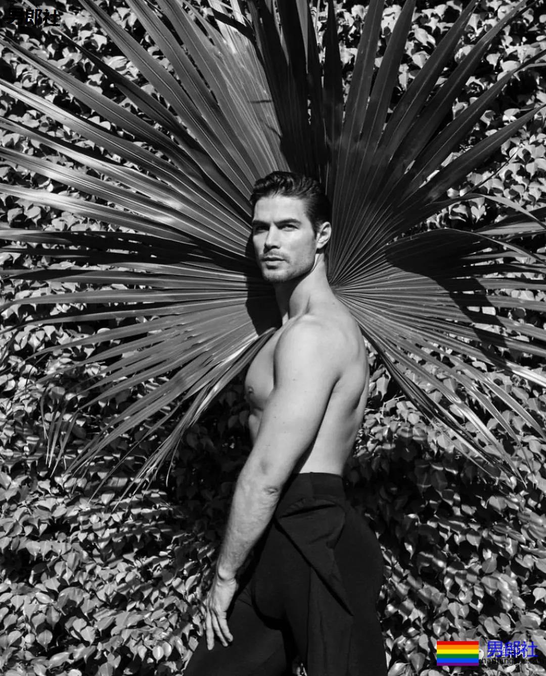 16岁191cm内裤男模泡温泉1秒吸粉7万，原来红起来可以这么容易！ - 51虹马